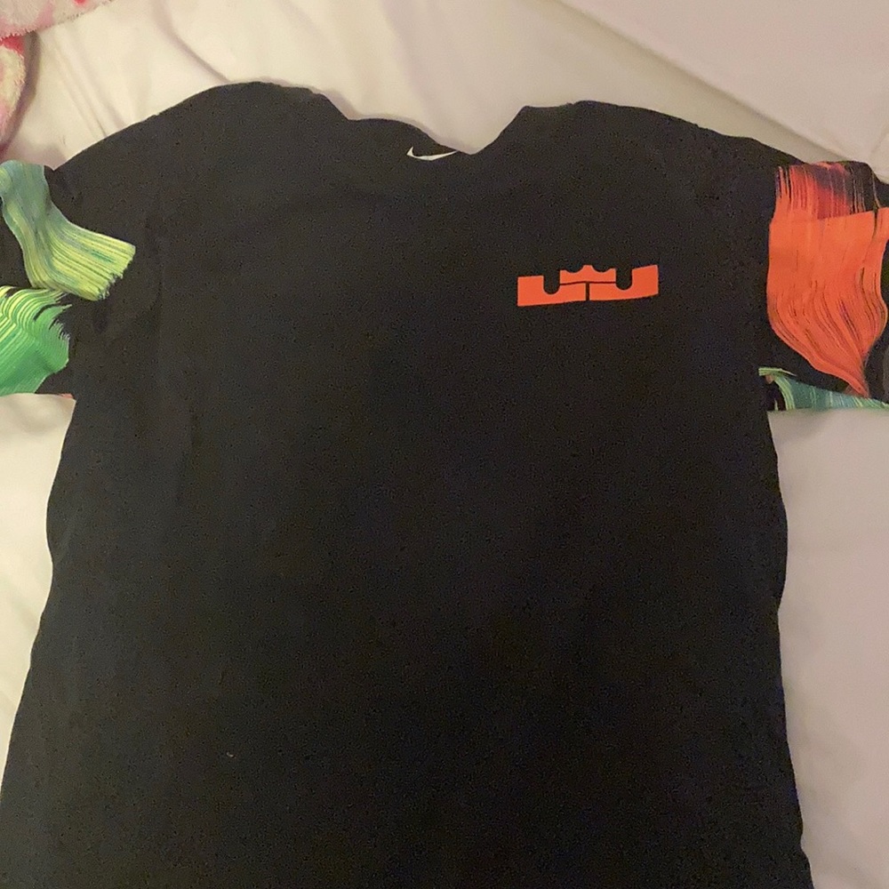 Nike tee lebron